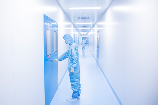 �ྻ����ͻ�ѧ�ԣ�ҩ�����������µĹؼ�����